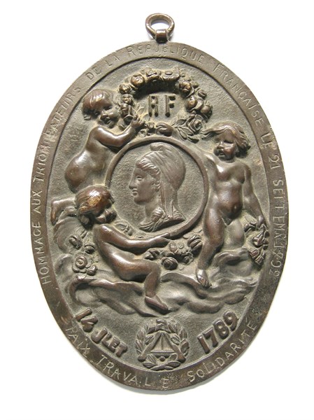 Plaque with Marianne and three cupids.