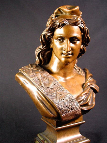 Bronze bust of Masonic Marianne.