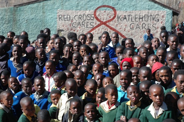 Ecoliers de l'école primaire de Katlehong au Lesotho, 2004