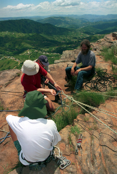 Mounteseel, 11/2001
mountaineering, climbing mountains, climbers, men, training, abseiling, ropes,