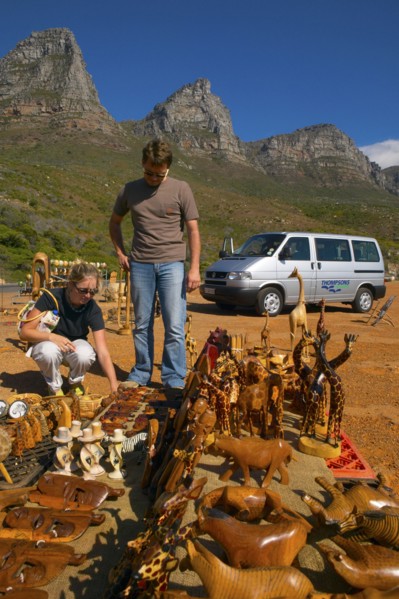 Artisanat et bibelots à vendre à côté de Camps Bay, Afrique du Sud