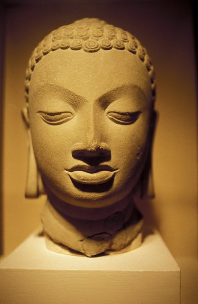 Tête de Bouddha en pierre, Gupta, 5e siècle après J.C