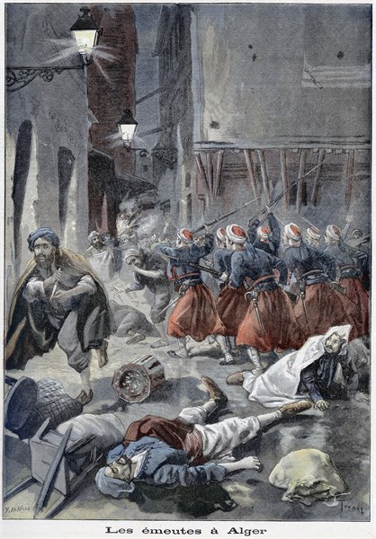 Troops attempting to clear streets during Arab/Jewish riots