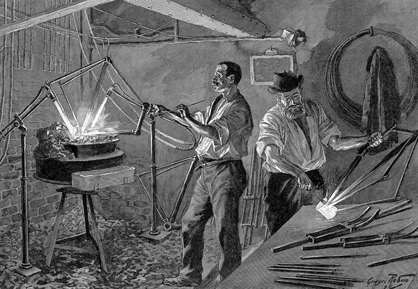 Welding a bicycle frame: France