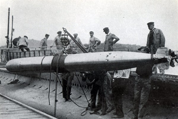 Shipping a torpedo on board the French submarine "Xiphia"