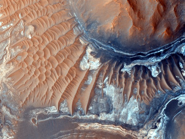 Noctis Labyrinthus formation