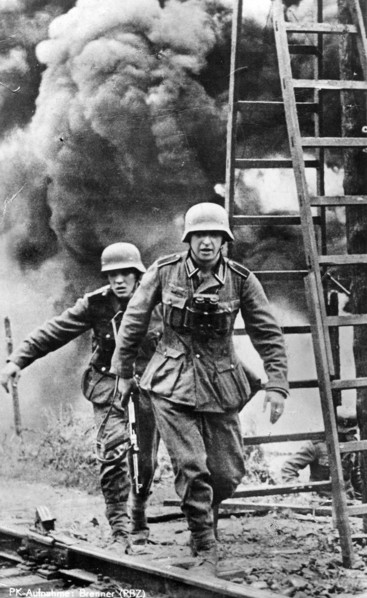 German soldiers under fire in Russia