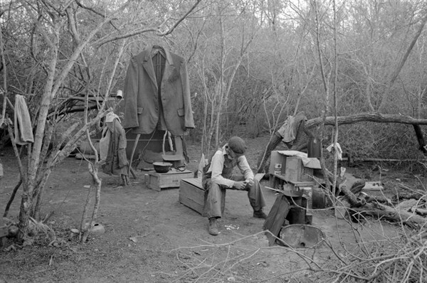 White migrant worker living in camp 19390101