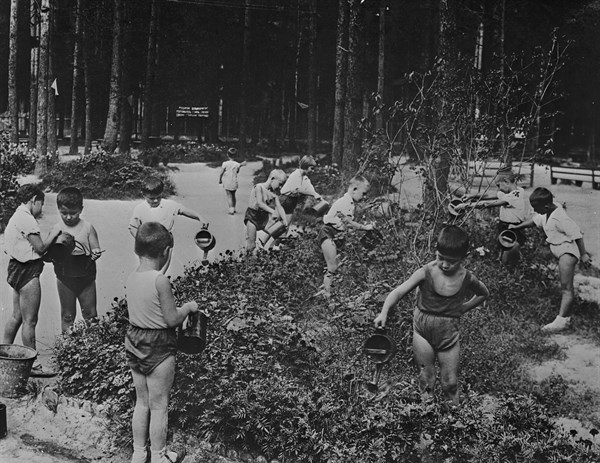 Russian nursery school children, 1930-1940