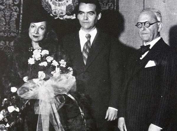 Federico García Lorca, (centre)