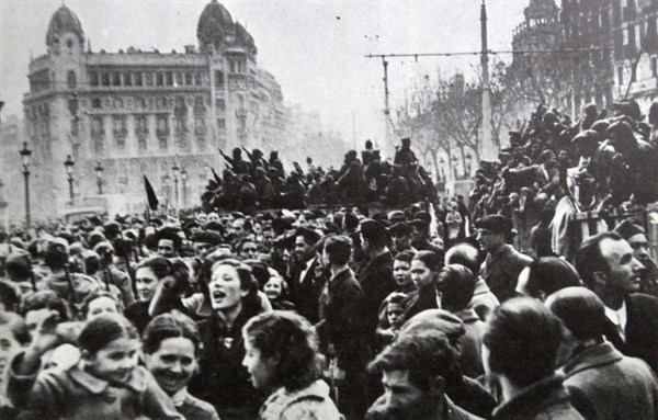 Military parade in Barcelona, during the Spanish Civil War