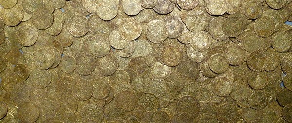 Hoard of 15th Century, Spanish, gold doubloons