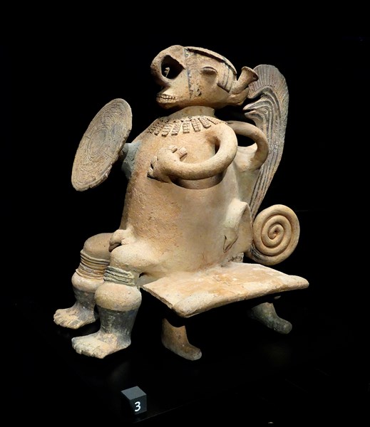 Terracotta statuette of a person of high rank from Colombia
