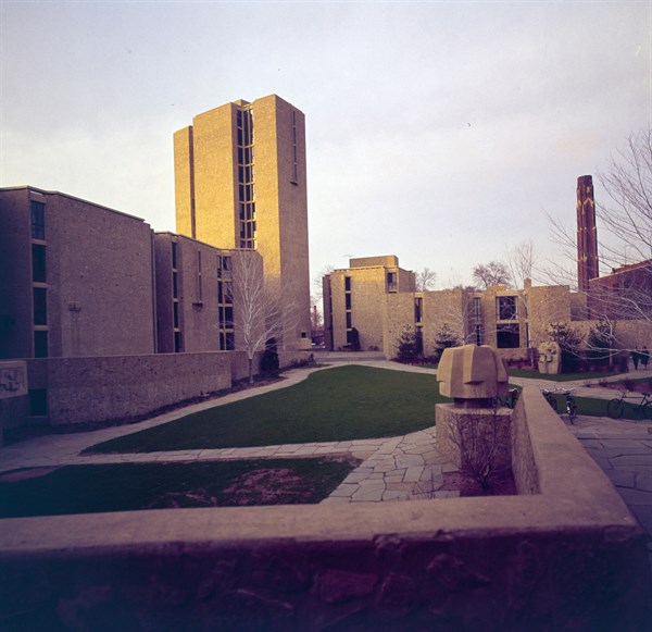 Yale University, Samuel F.B. Morse and Ezra Stiles Colleges, New Haven, Connecticut, designed by architect Eero Saarinen