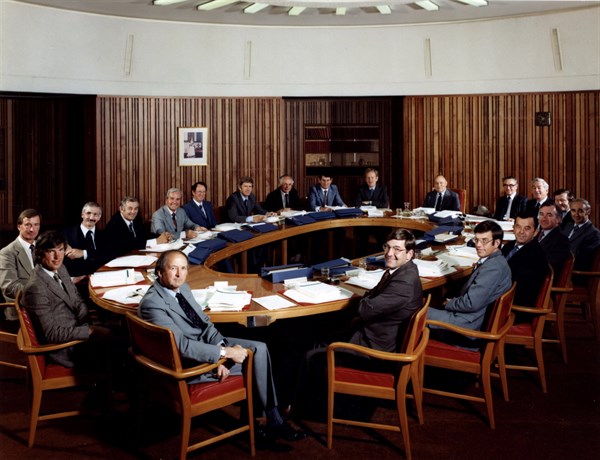 Robert Muldoon chairs a 1981 cabinet meeting