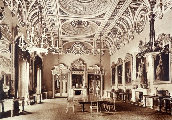 Dining room at Buckingham Palace, London 1940