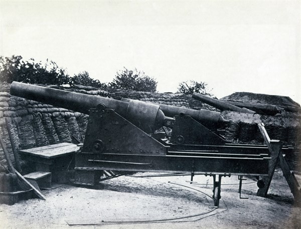 Cannon at Yorktown Virginia, american civil war 1865