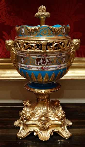Soft-paste porcelain Ice-Cream cooler from France