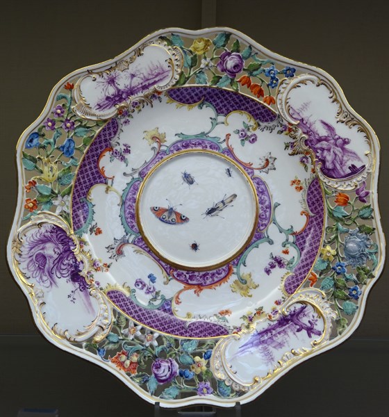 Porcelain saucer