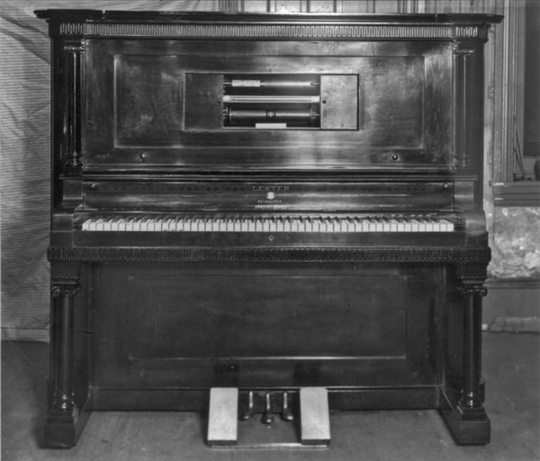 Photograph of a silent piano