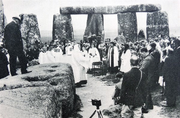 Druid gathering at Stonehenge monument