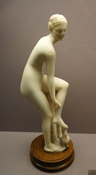 Marble figurine of Aphrodite