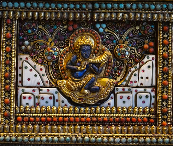 Altar screen of metal