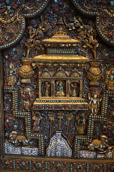 Altar screen of metal