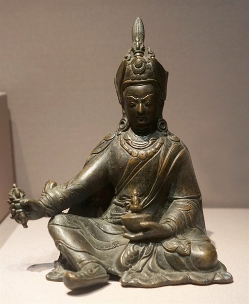 Bronze seated figures of Avalokiteshvara