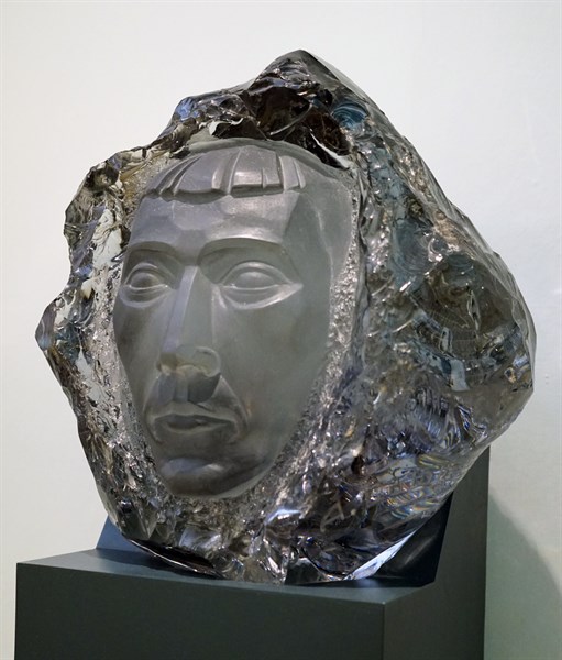 Glass head
