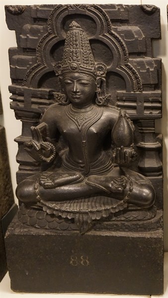 Sculpture of the Indian planet of the Moon