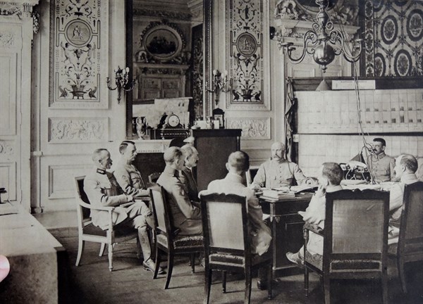 Meeting of senior officers of French General Philippe Petain.