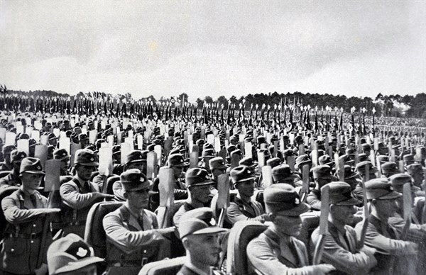 Rally of Nazi labour workers with spades 1935crowd in Buckeberg 1935