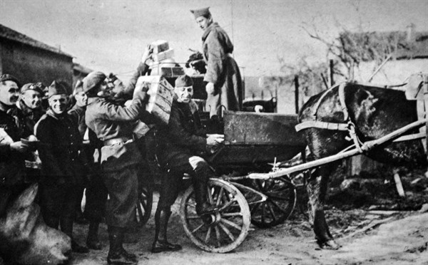 WWII: French soldiers with supplies at the frontline