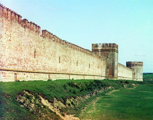 Fortress wall with Veselukha tower