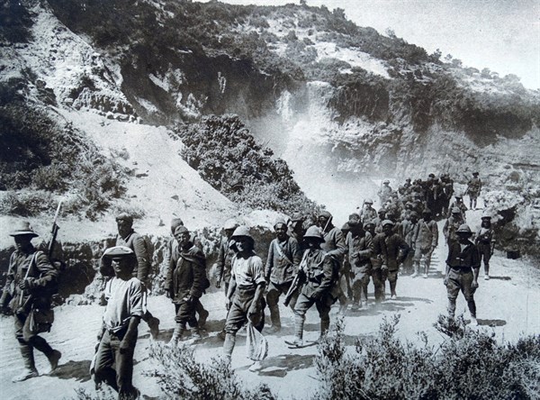 Turkish prisoners of war after the Battle of Gallipoli.