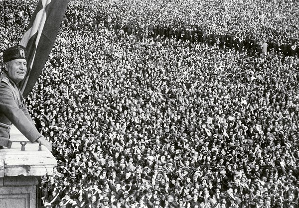 Benito Mussolini, 1933