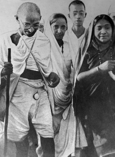 Mahatma Gandhi with Sarojini Naidu, 1931
