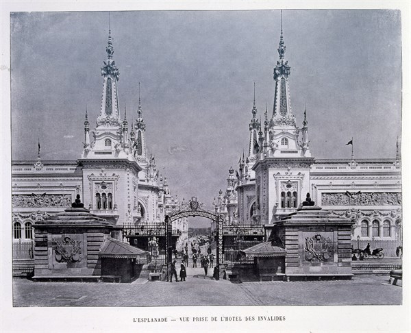 Photograph of the Esplanade taken from the Hotel des Invalides