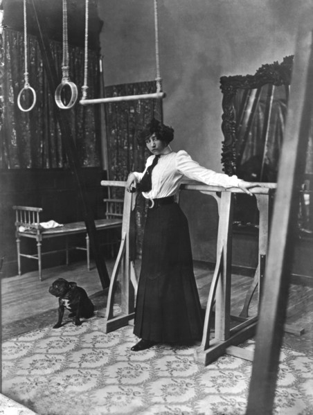Colette, rue de Courcelles