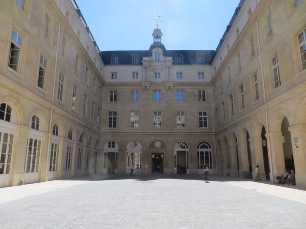 Hôtel de la Marine, cour d'Estienne d'Orves, Paris