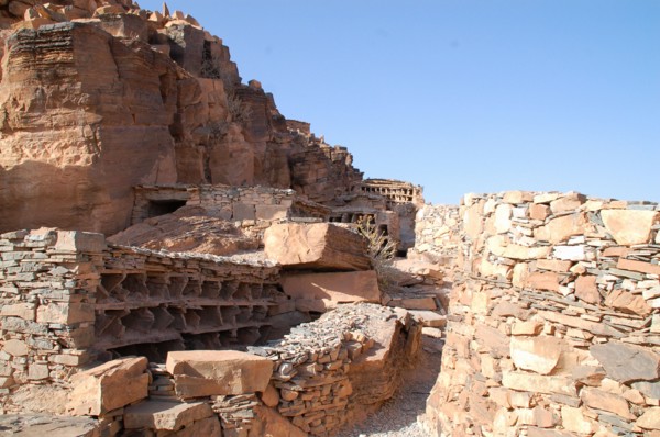Greniers fortifiés du sud marocain, ou agadirs.