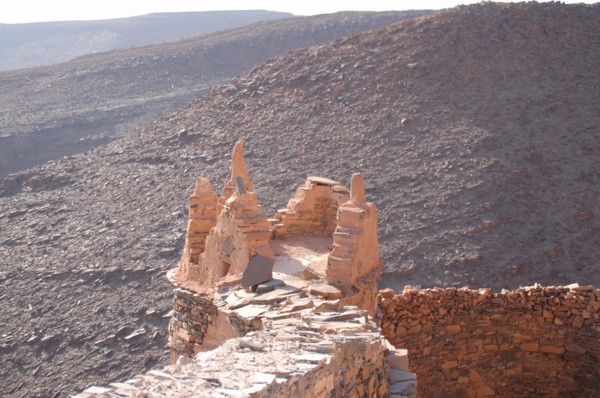Greniers fortifiés du sud marocain, ou agadirs.