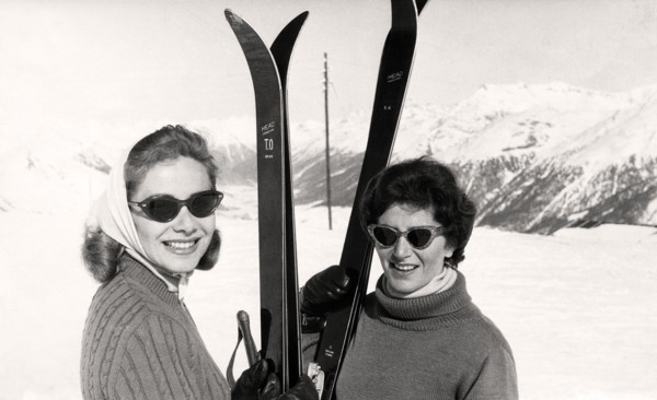 Les soeurs Livanos, 1957