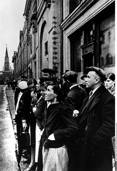 La radio anonce l'attaque des Allemands contre l'Union Soviétique, 1941
