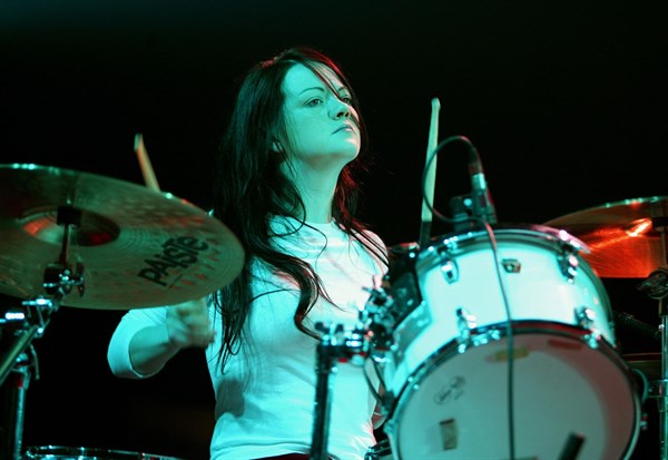 COLMusikgruppe, Blues-Rock; USADrummerin Meg White bei einem Auftritt im E-Werk, Kîln- 17.05.2003