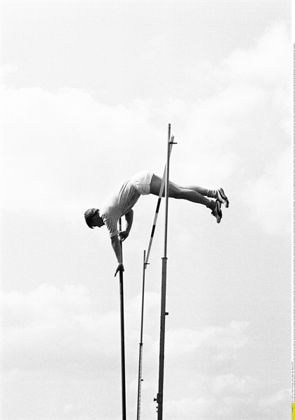 Sechziger Jahre, Sport, Leichtathletik, Sportfest 1965 in Gelsenkirchen-Buer, Stabhochsprung, Maenner, Gelsenkirchen-Buer, Ruhrgebiet, Nordrhein-Westfalen