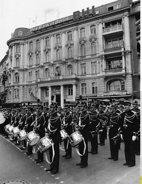Giscard d'Estaing, Val‚ry - Staatspraesident, Frankreich/ Berlinbesuch, Garde de la R‚publique