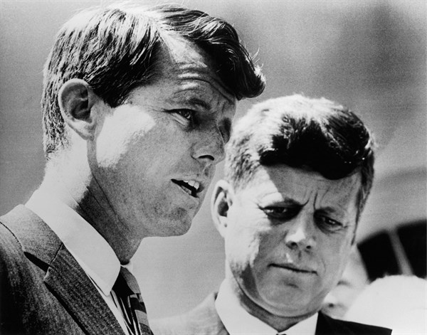 John F. Kennedy et son frère Robert