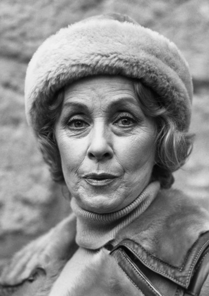 Danielle Darrieux, 1986